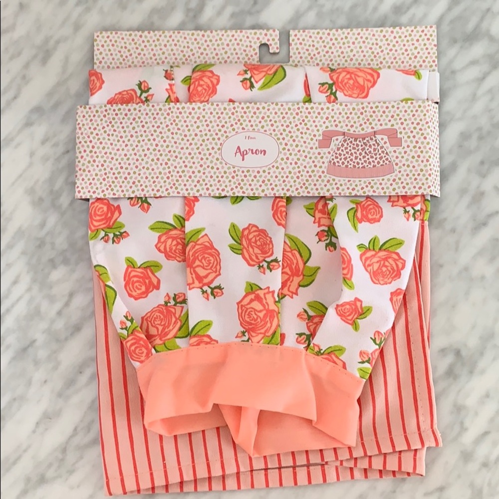 Short skirt apron with roses